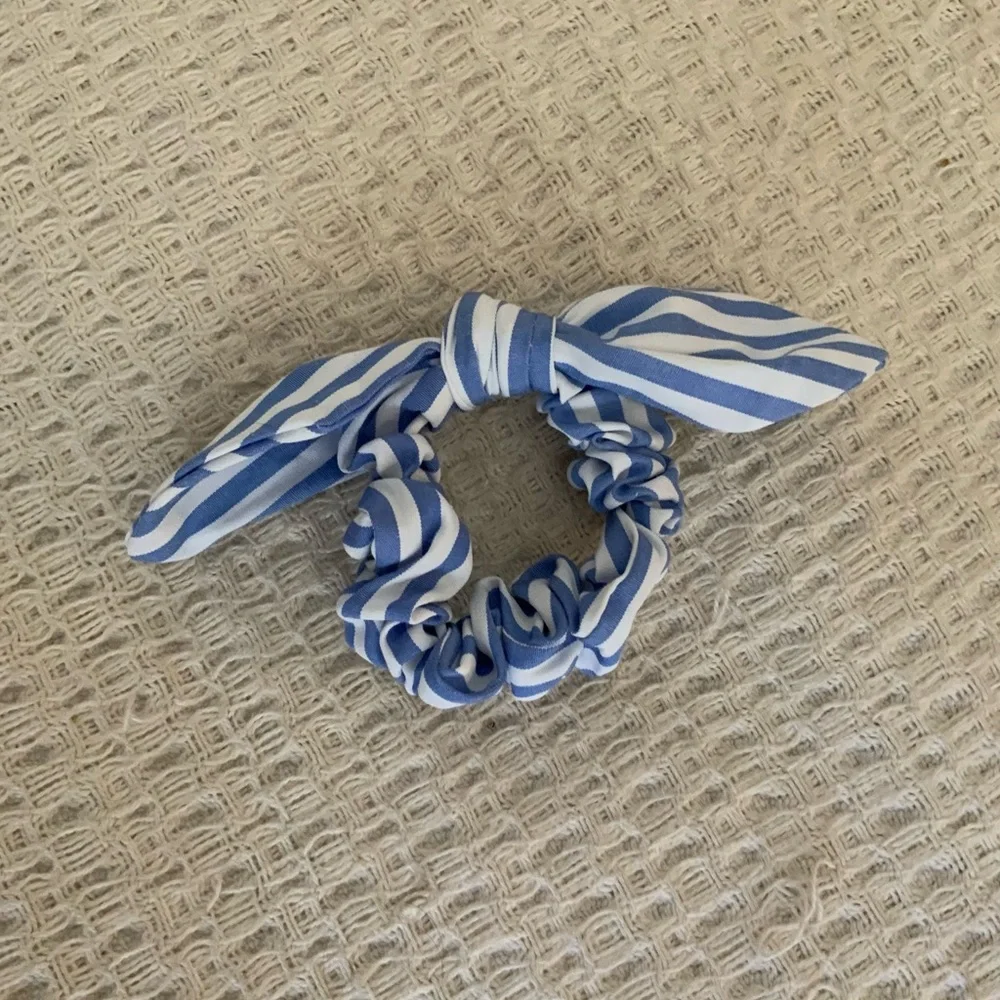 Anthropologie White Blue Striped Nautical Hair Bow Scrunchie Tie Ribbon Hair